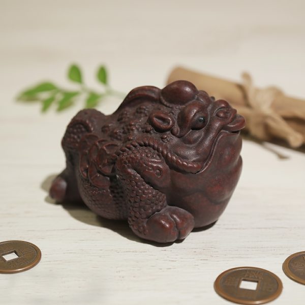 Feng Shui Money Toad Tea Pet, Handcrafted Zisha Jin Chan, Classic Three-Legged Wealth Frog Sculpture, Gongfu Tea & Feng Shui Gift