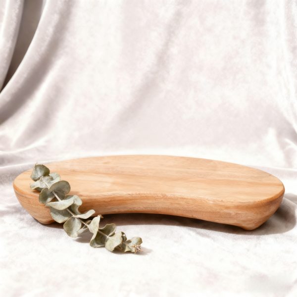 Handcrafted camphor wood curved tray ornament, natural and elegant home decoration, perfect for the holidays